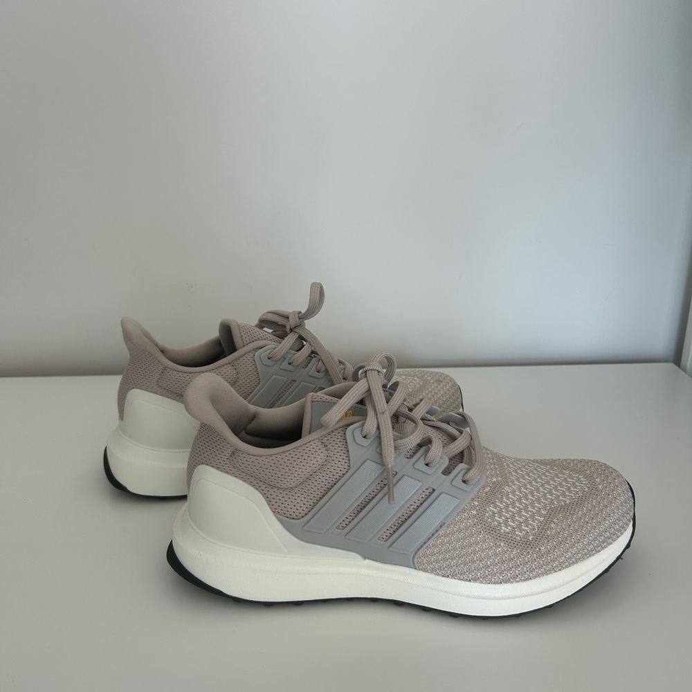 Adidas Womans Sneakers